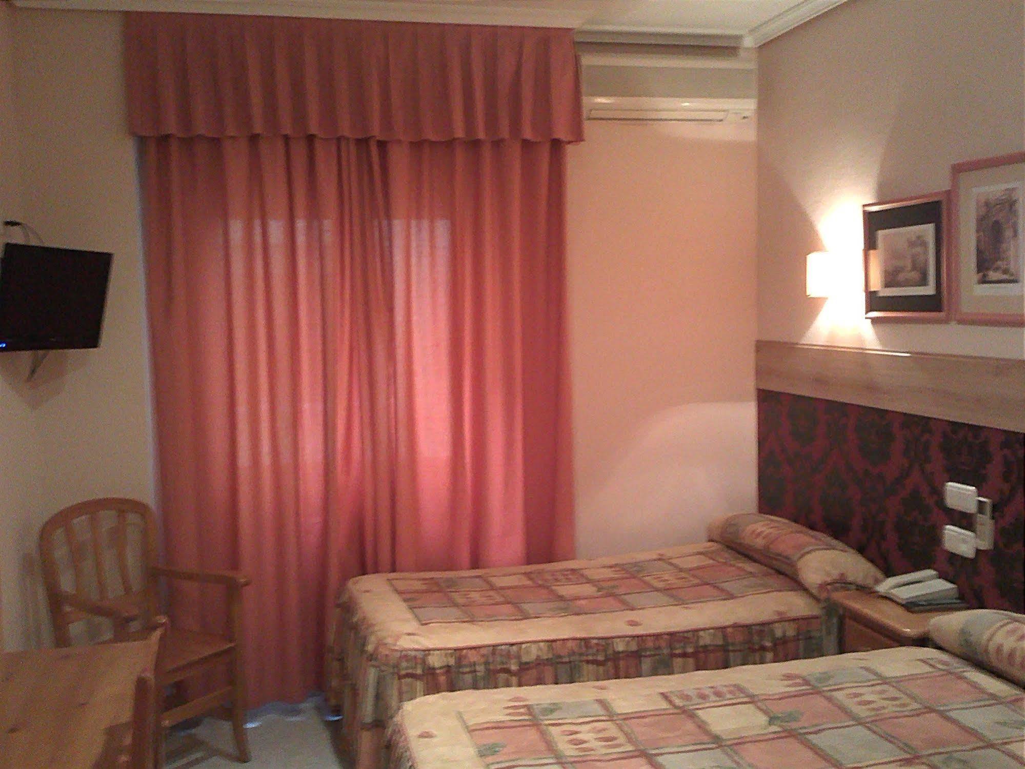 Hostal Толедо Екстериор снимка